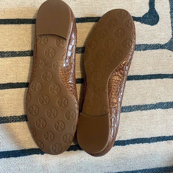 Tory Burch croc embossed leather ballet flats. Size 10 - Picture 7 of 7